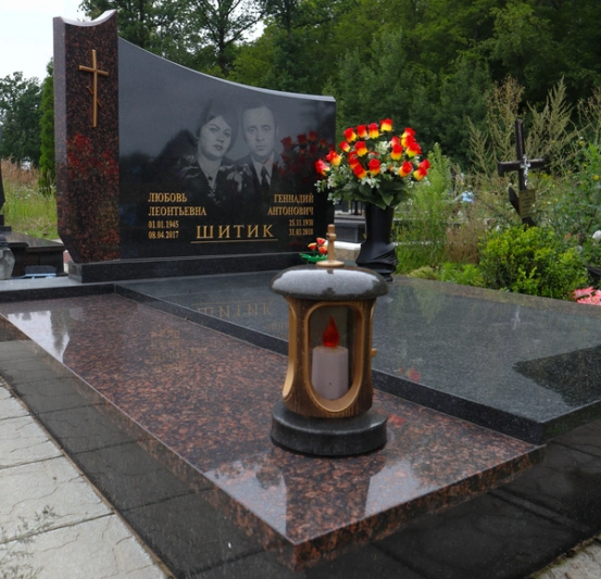 Памятник двойной 110